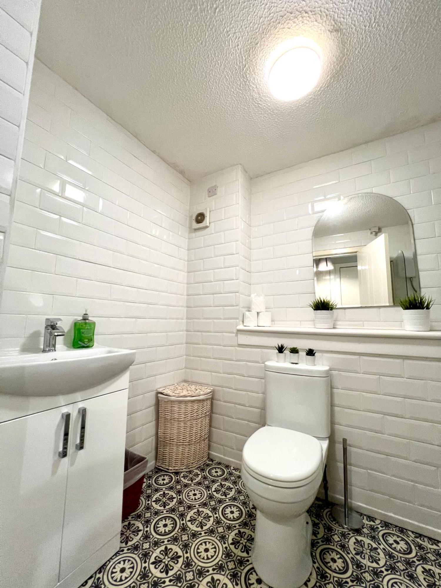 Spacious 2 Bed-Flat In Glasgow City - Free Parking Exteriör bild